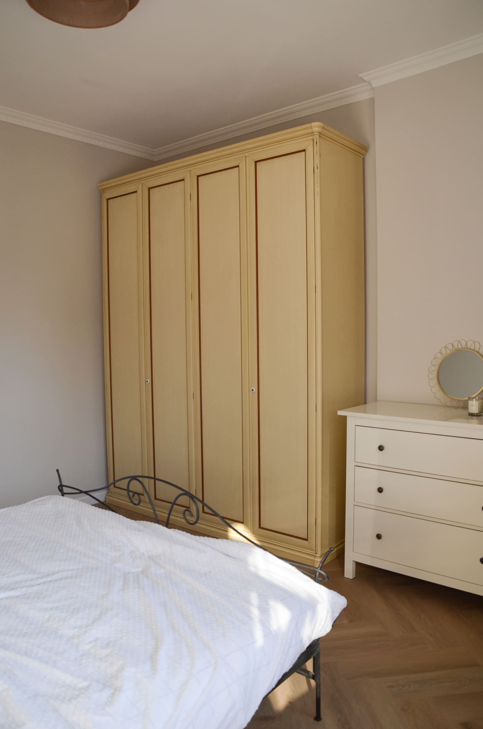Airbnb Apartment — image 16