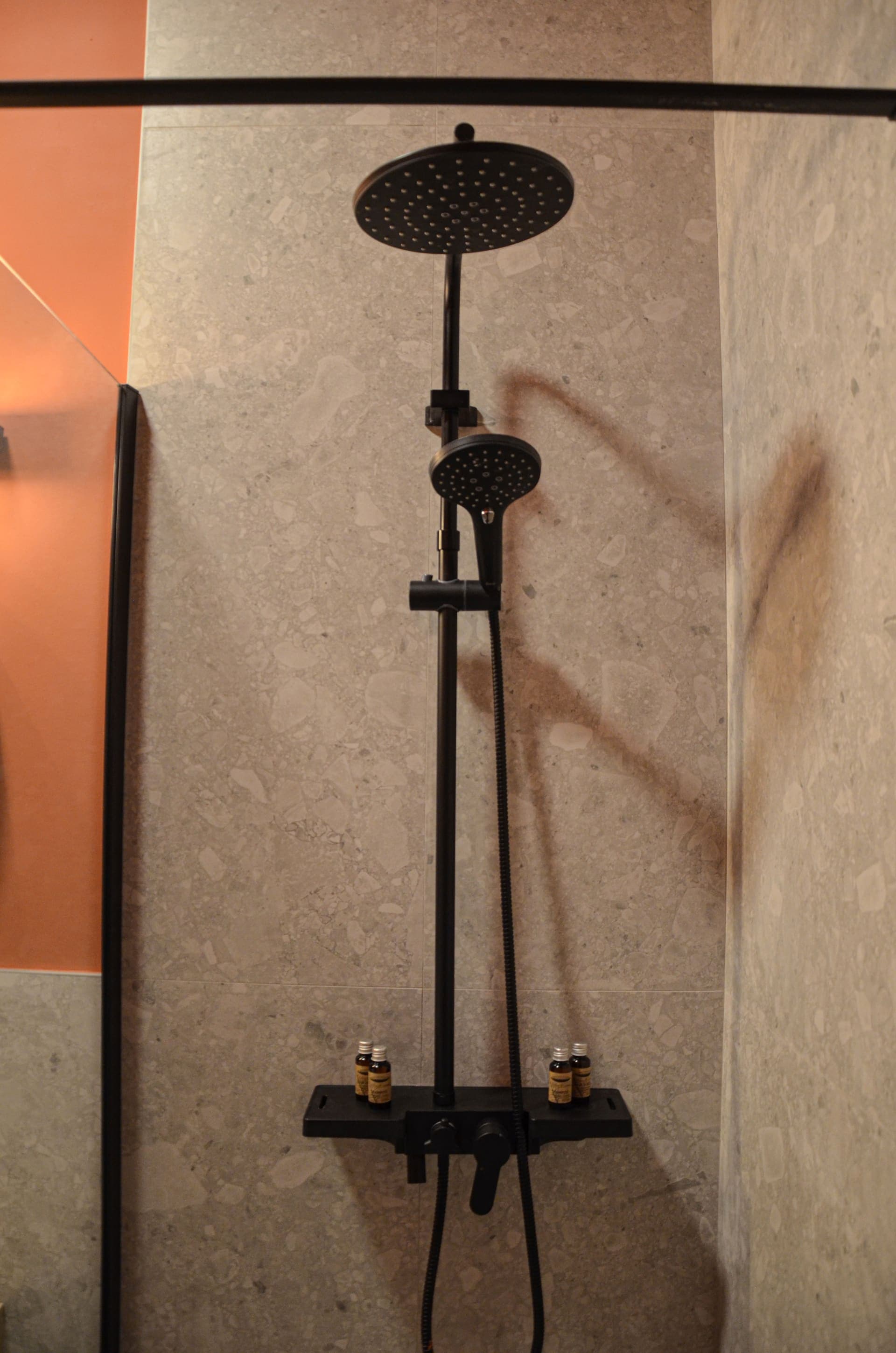 Airbnb Apartment — image 19