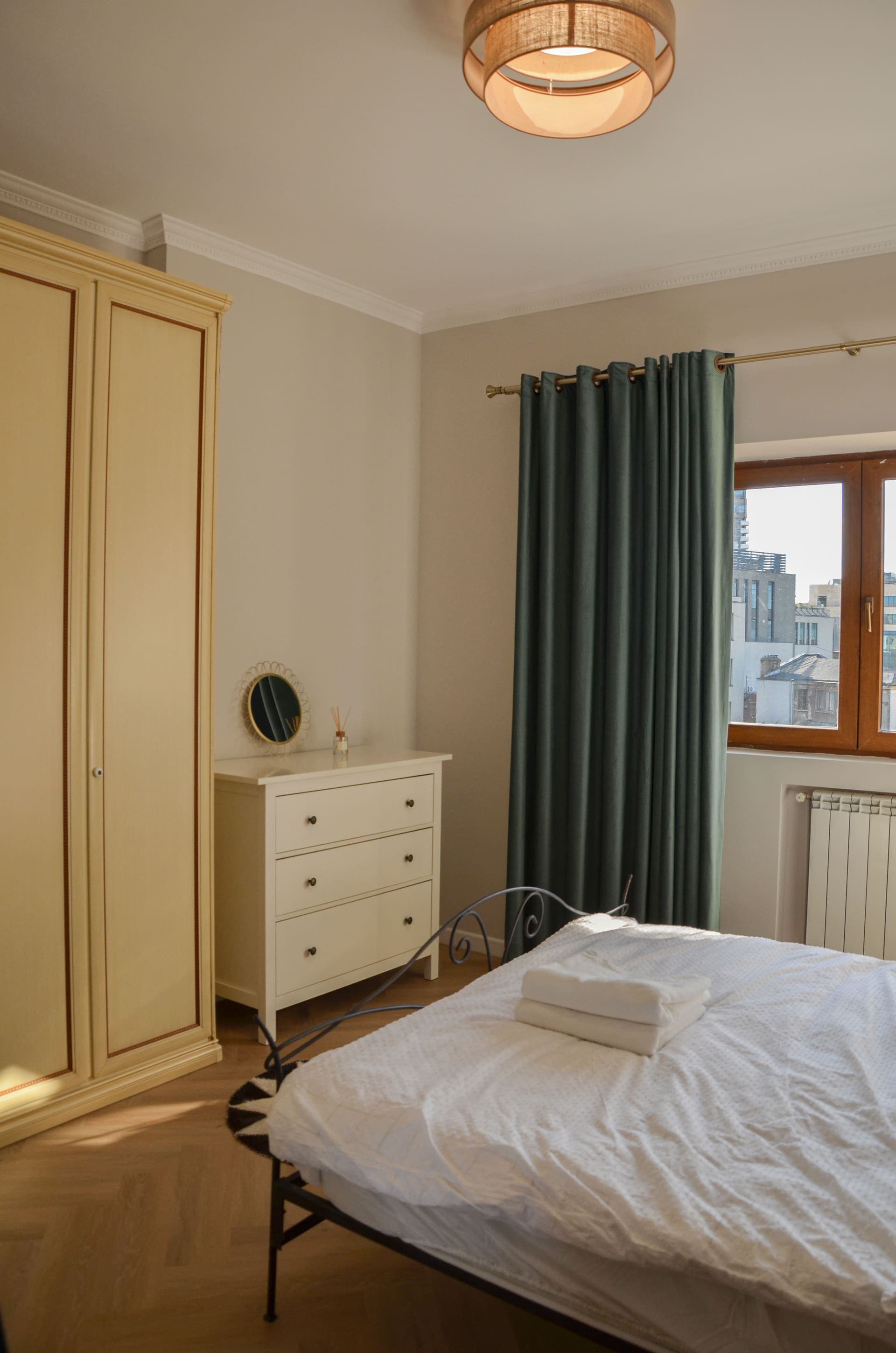 Airbnb Apartment — image 22