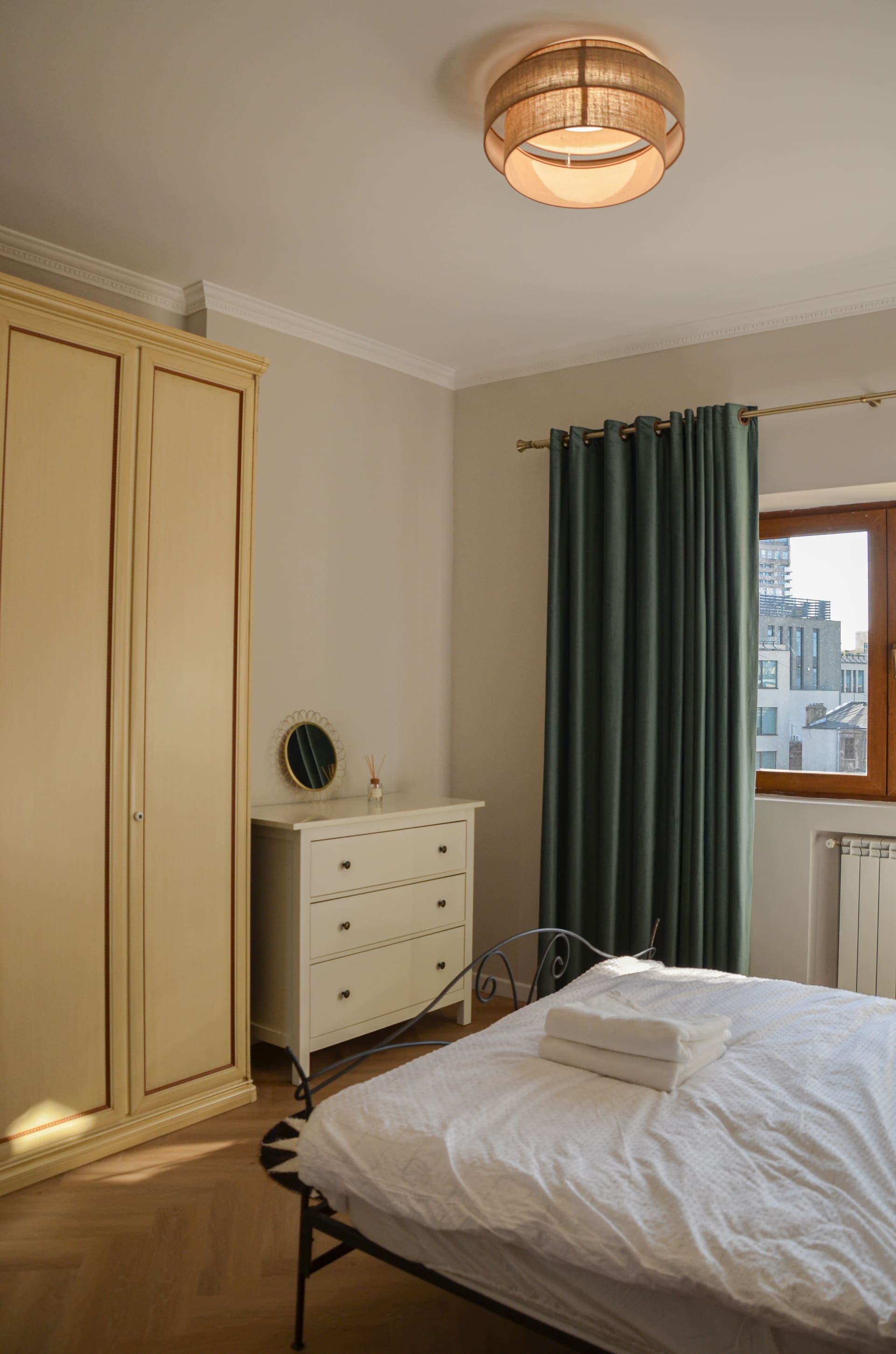 Airbnb Apartment — image 23