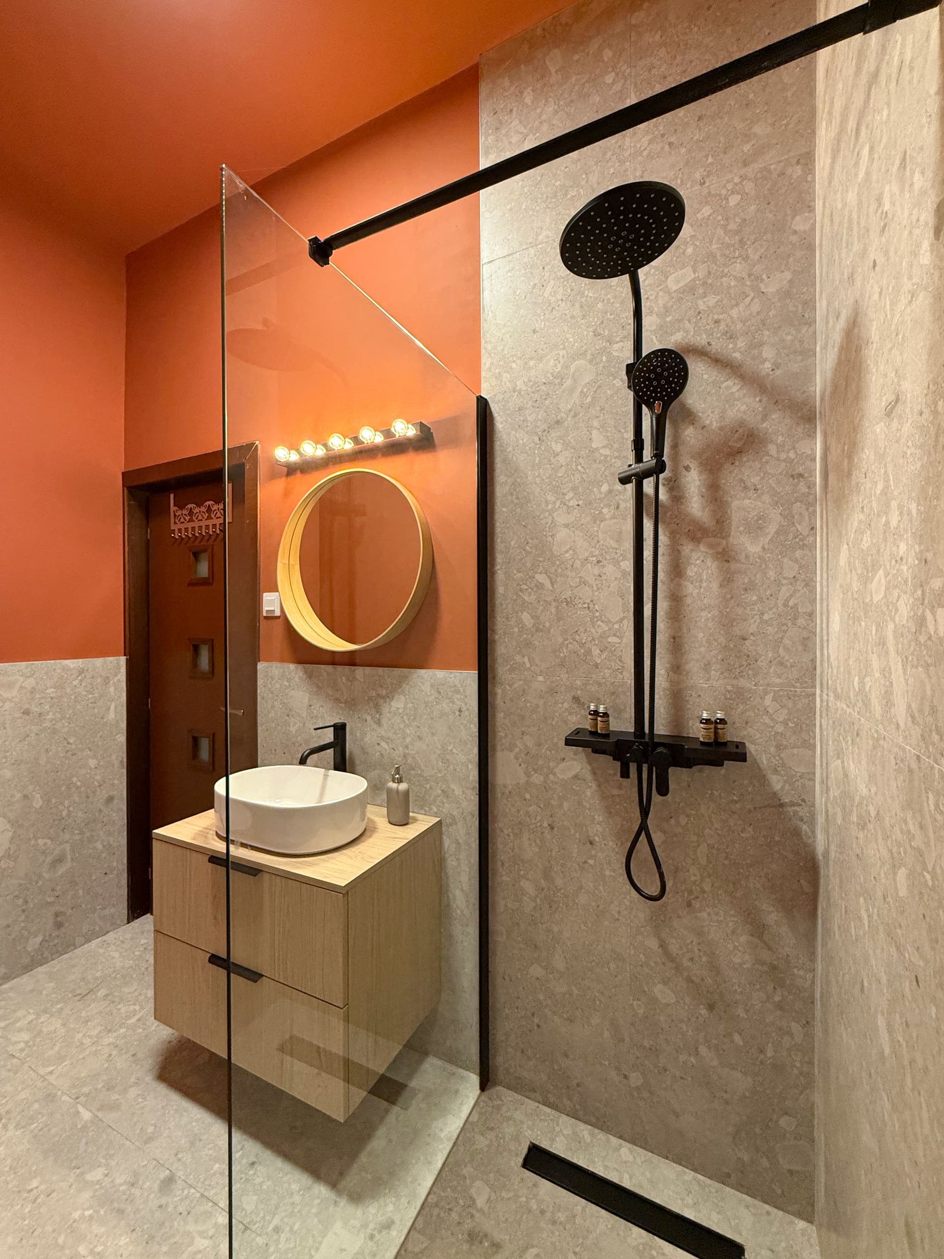 Airbnb Apartment — image 38