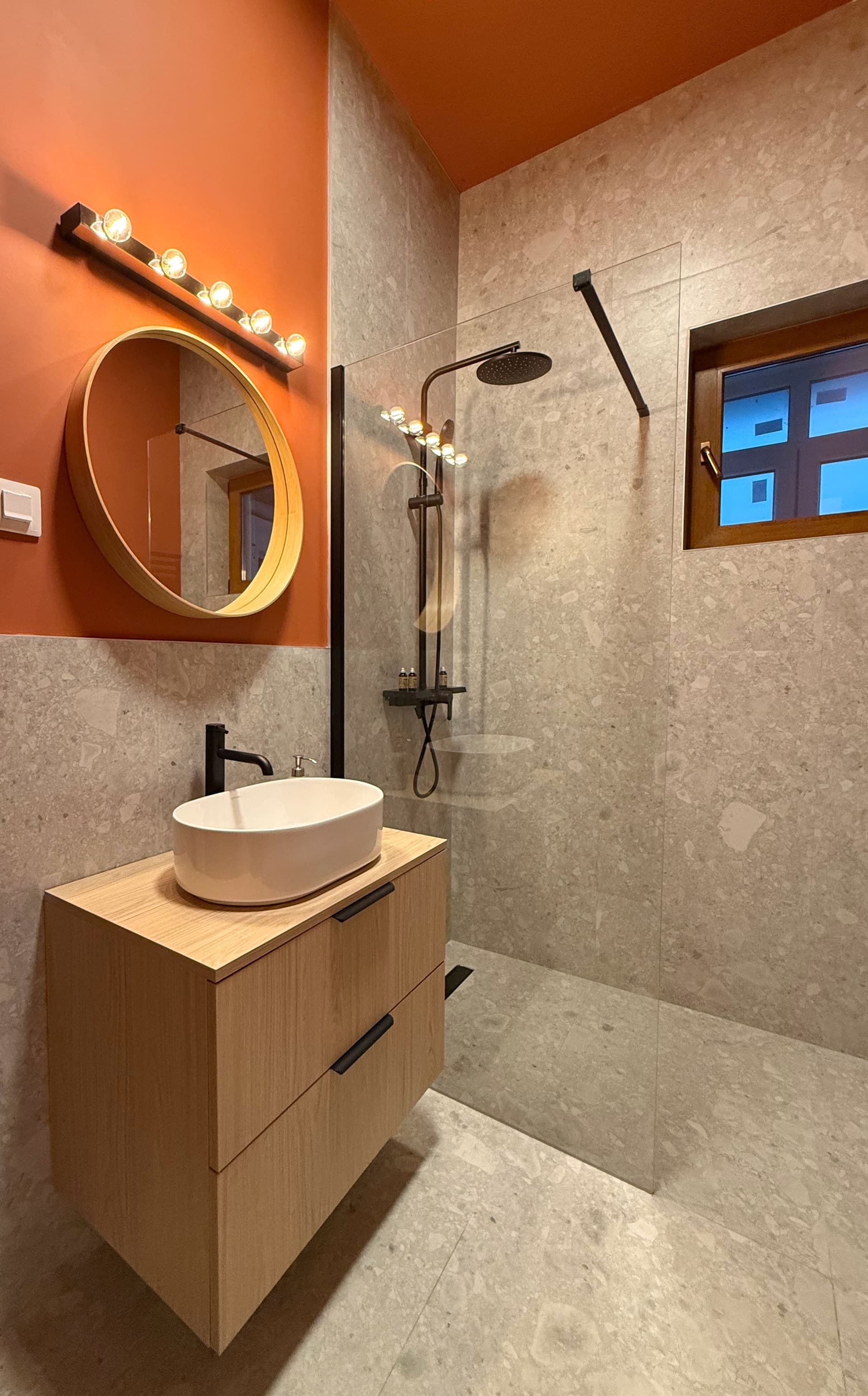 Airbnb Apartment — image 39