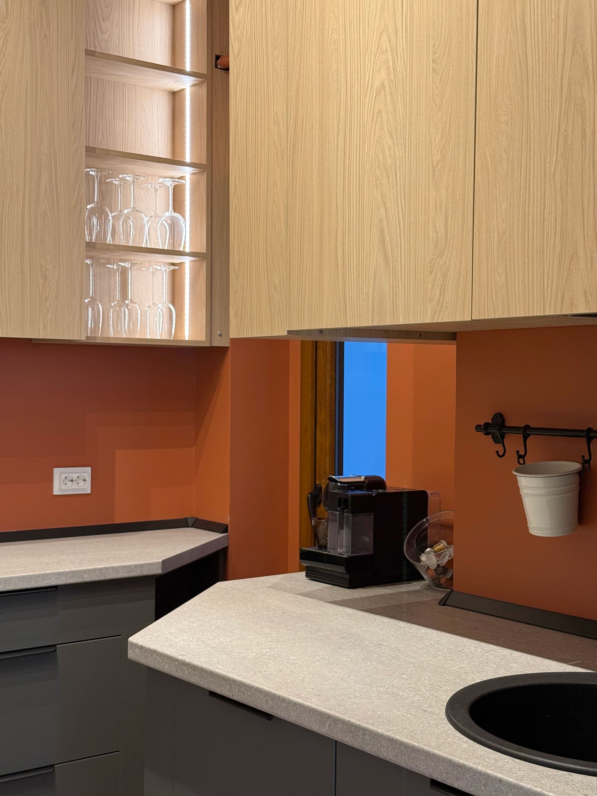 Airbnb Apartment — image 49