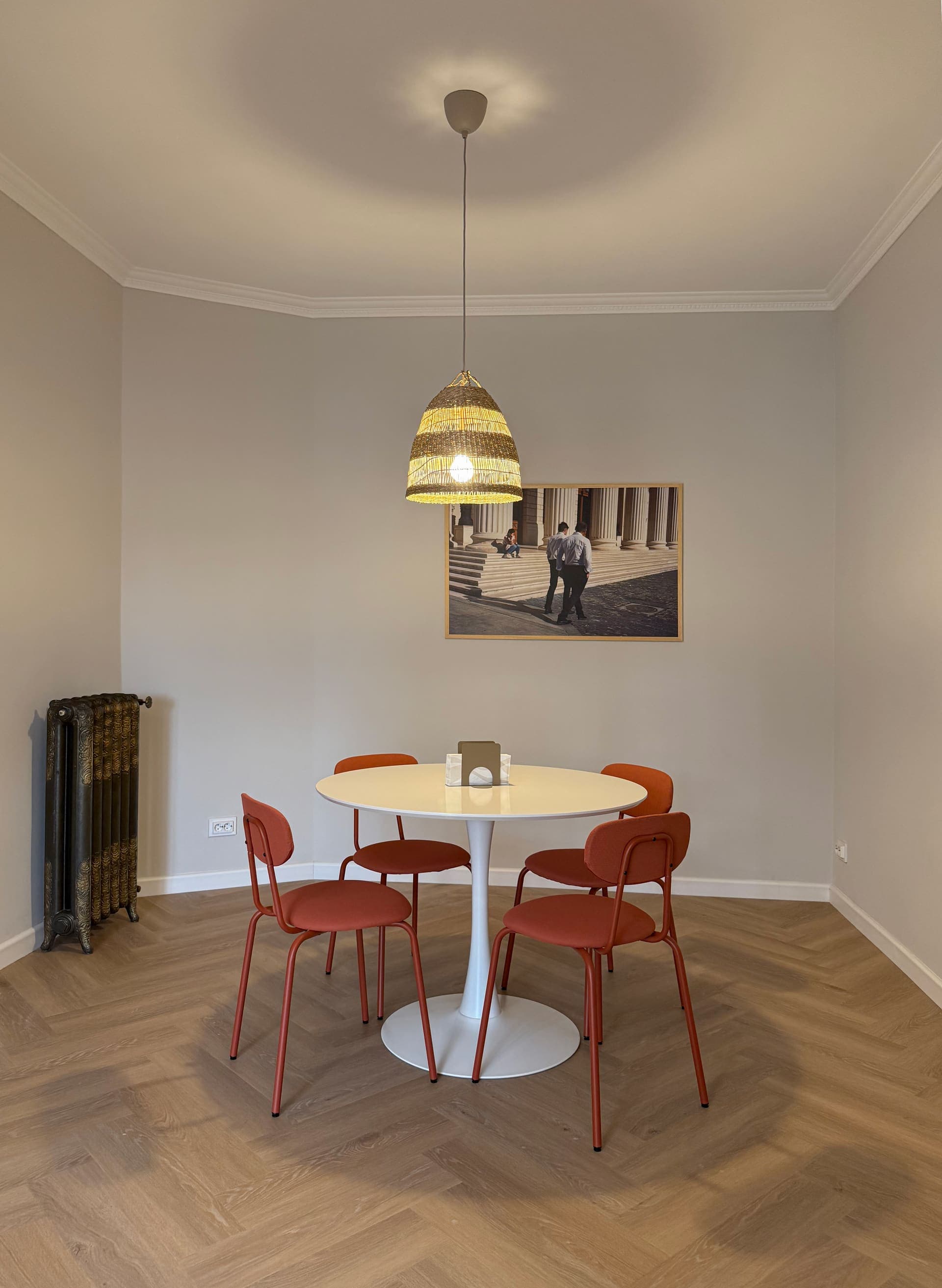 Airbnb Apartment — image 51