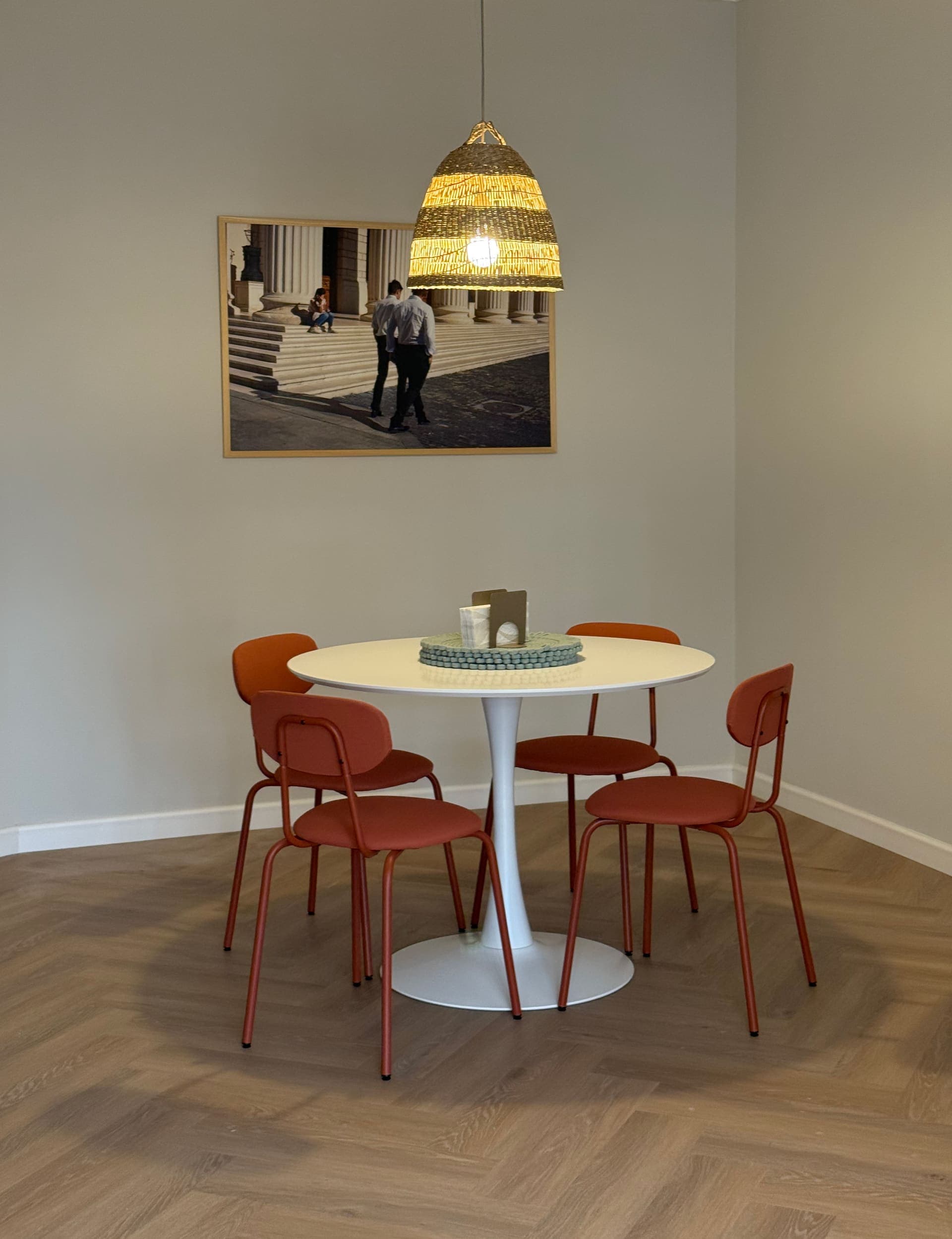 Airbnb Apartment — image 53