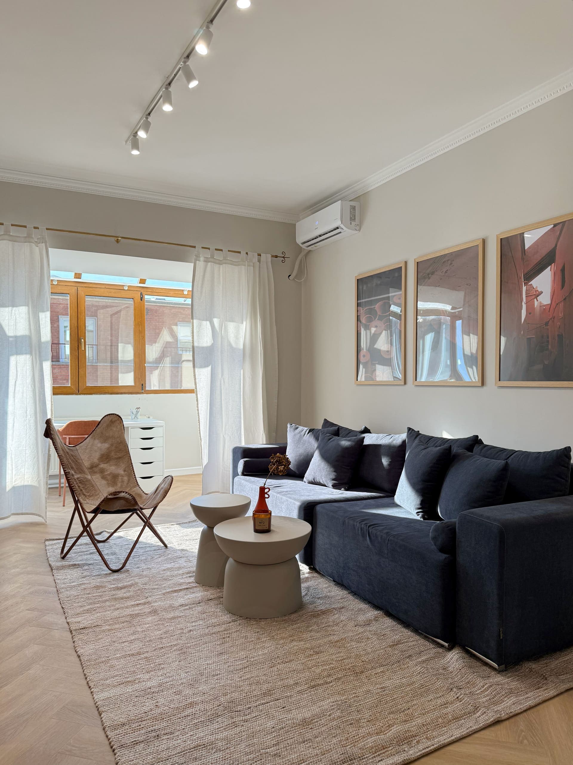 Airbnb Apartment — image 57