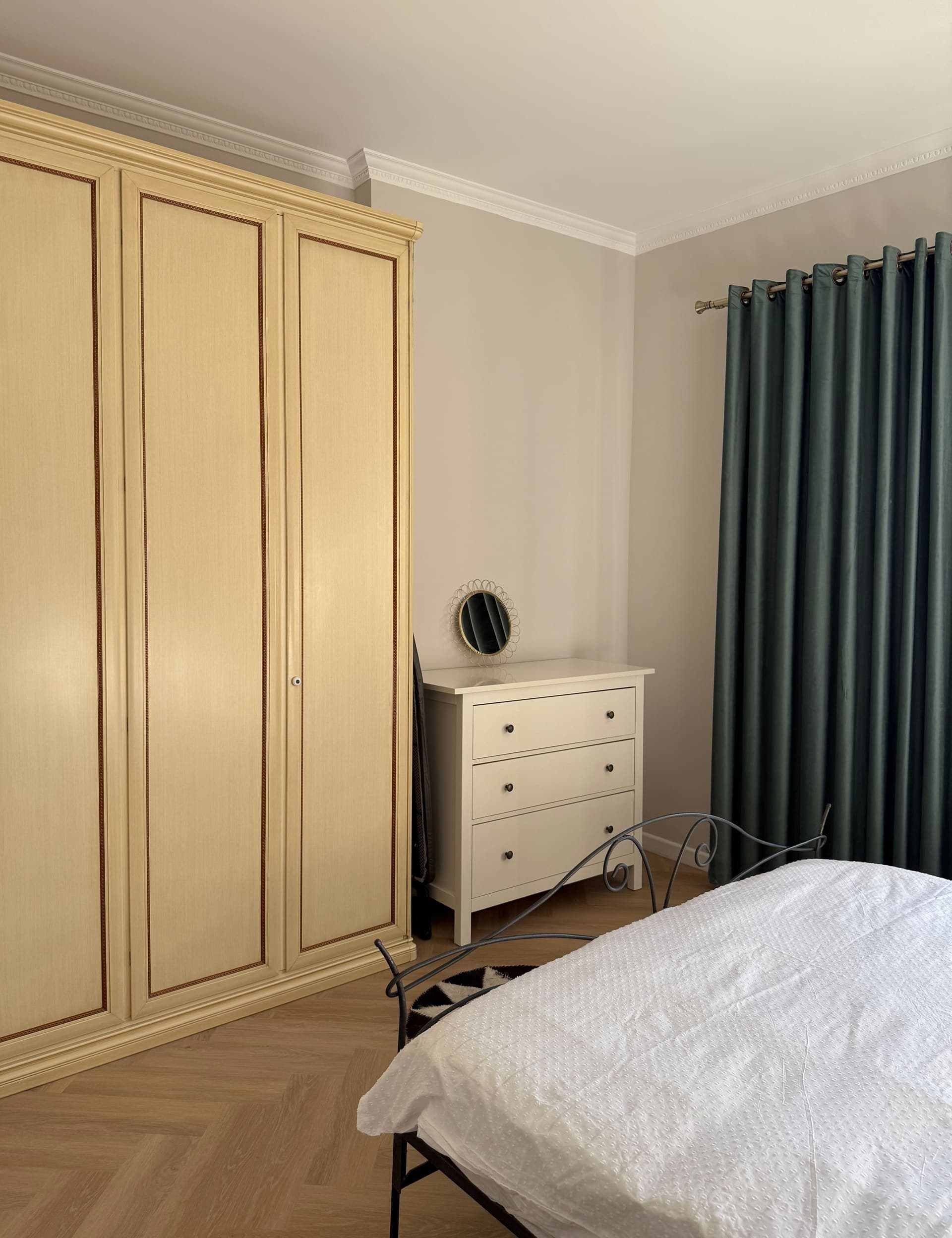 Airbnb Apartment — image 61