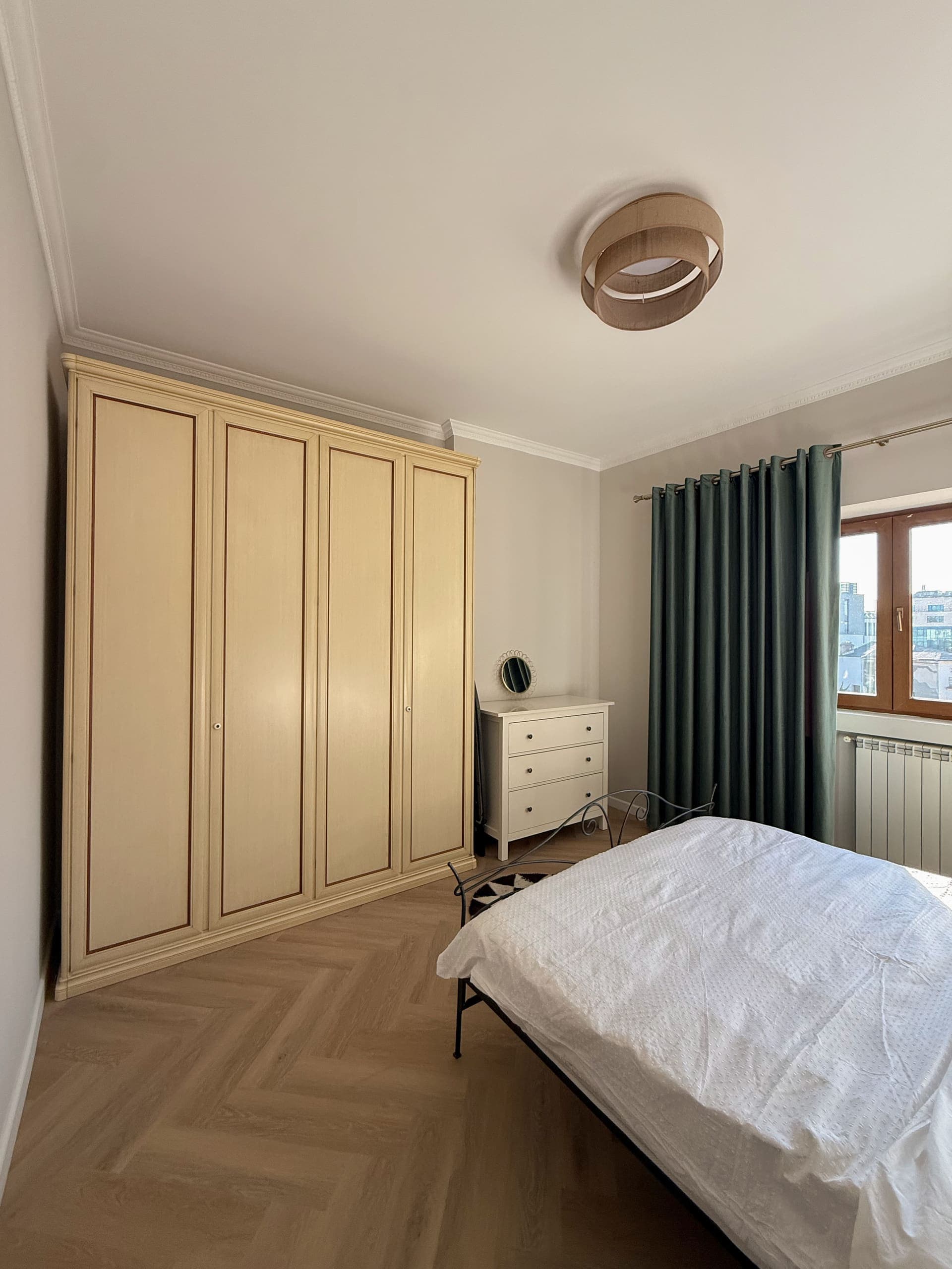 Airbnb Apartment — image 62